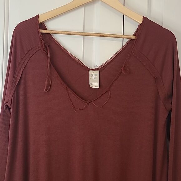 We The Free Distressed Tunic Tee Ribbed Baby Doll Hippie Cranberry Red Size M - Picture 4 of 13